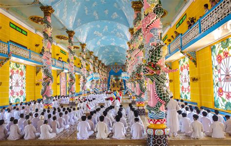 Cao Dai Temple! Unveiling the Mystical Harmony of Religions in Tay Ninh!