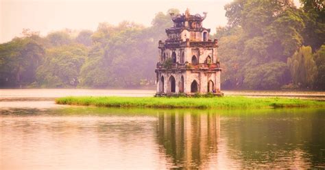 พระราชวัง Ho Kiem Lake ในกรุงฮานอย: สาครแห่งตำนานและความงามลึกลับ!