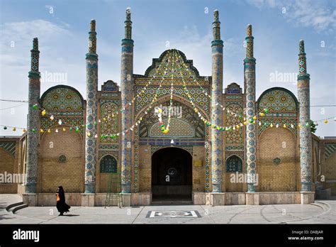  Shahzadeh Shrine โอ่อ่าด้วยสถาปัตยกรรมอิสลามที่วิจิตร!