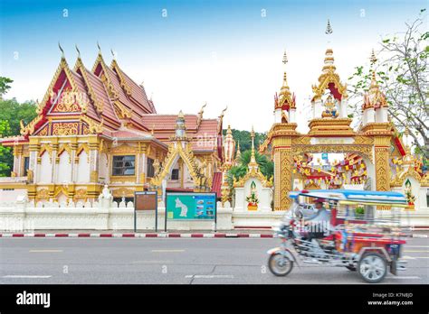  วัดพระพุทธบาทบัวบาน สถานที่ศักดิ์สิทธิ์ และ อลังการ